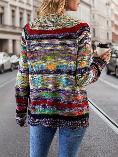 Cardigan rouge sans col et à manches longues qui attire le regard
