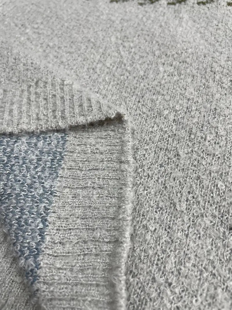 Pull douillet à manches longues et encolure ronde