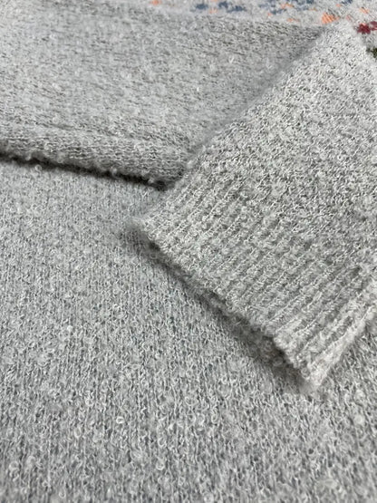 Pull douillet à manches longues et encolure ronde